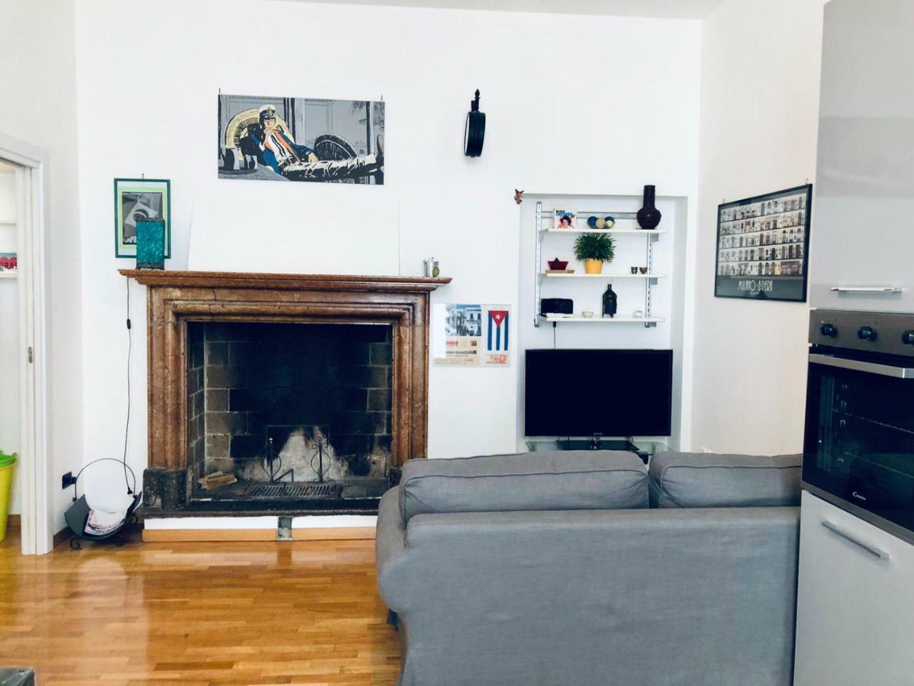 Bocconi Apartment Milan Bagian luar foto