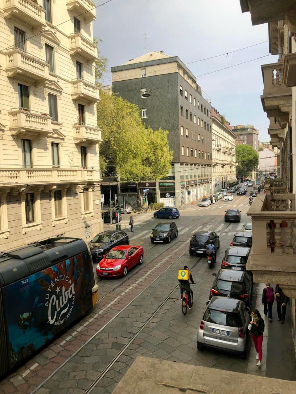 Bocconi Apartment Milan Bagian luar foto