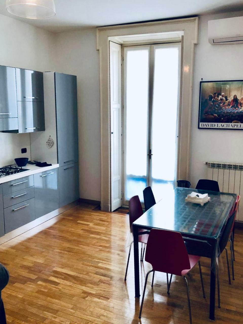 Bocconi Apartment Milan Bagian luar foto